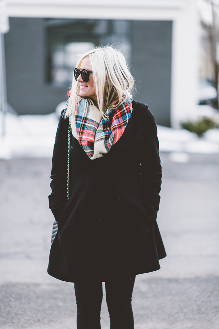 LittleMissFearless_plaid-blanket-scarf-maternity-4