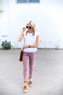 Funny things about fashion bloggers do | How to pose like a fashion blogger | Summer outfit ideas | Little Miss Fearless