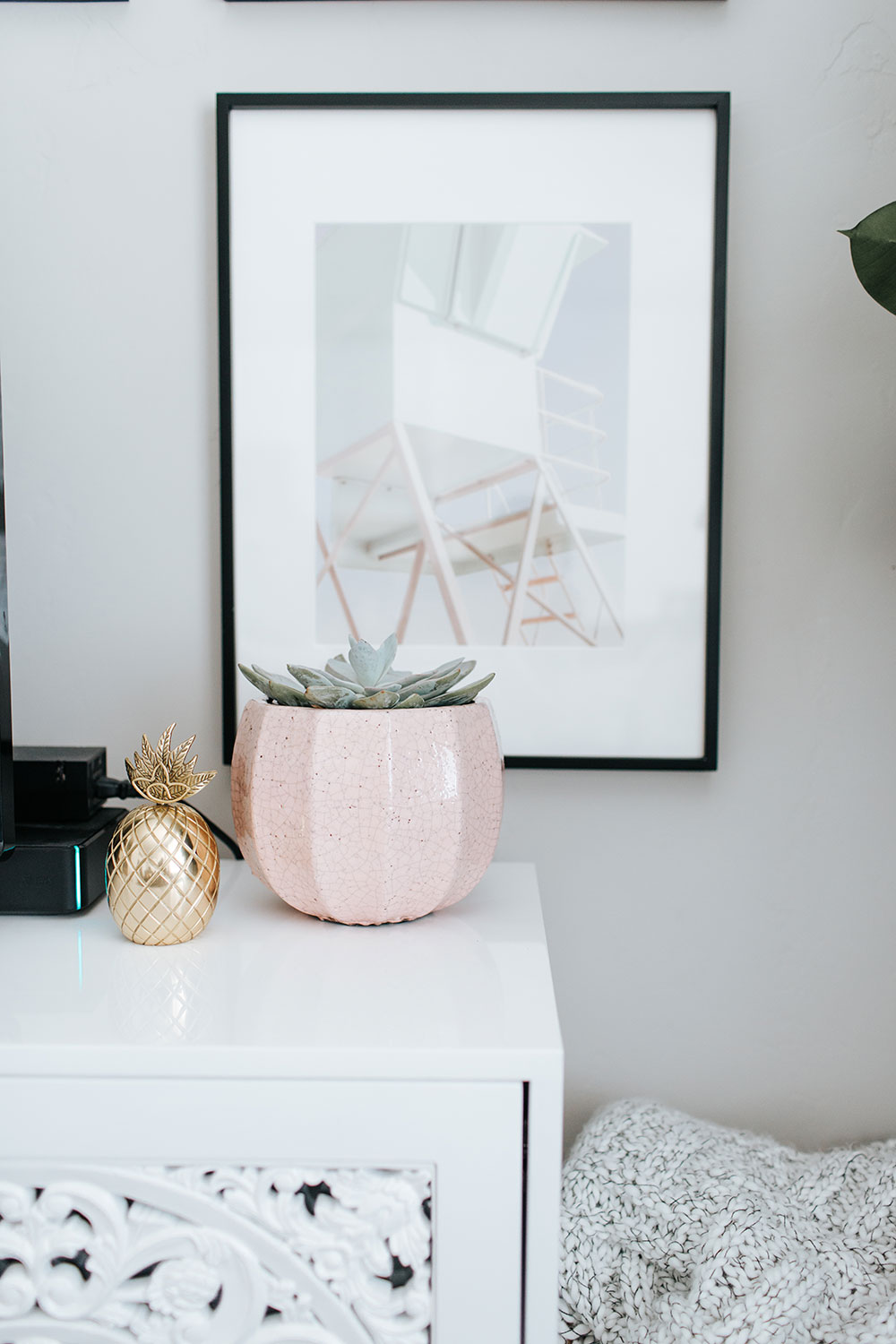 How to design a small living room | living room decor ideas | gallery wall inspiration | minted art styling service | Little Miss Fearless