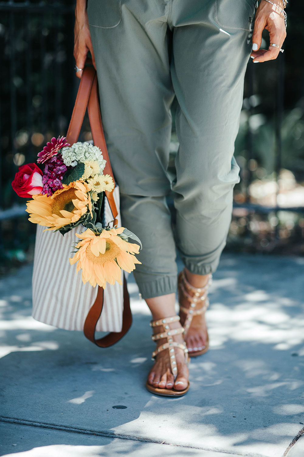How to wear a jumpsuit 4 ways | summer outfit ideas | what to wear to a farmers market | how to style a jumpsuit | Little Miss Fearless