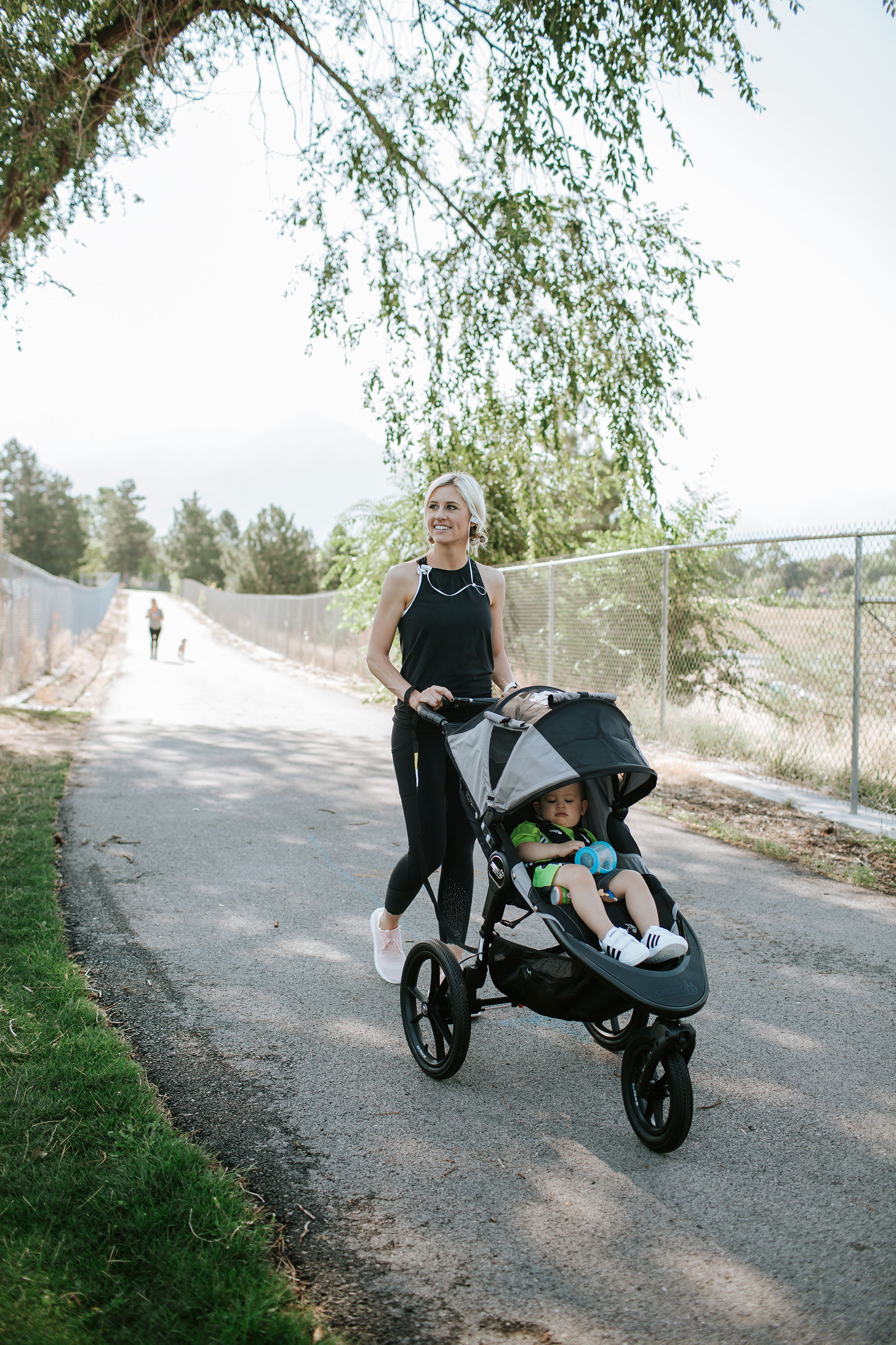 3 Simple Habits of Fit and Healthy Moms | Little Miss Fearless