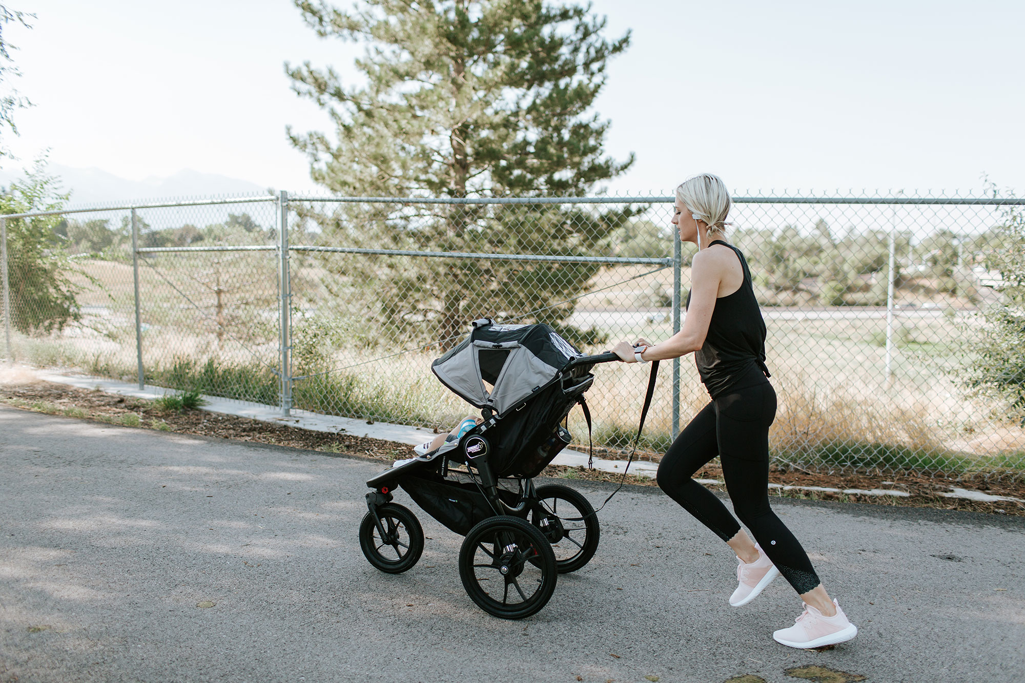 3 Simple Habits of Fit and Healthy Moms | Little Miss Fearless