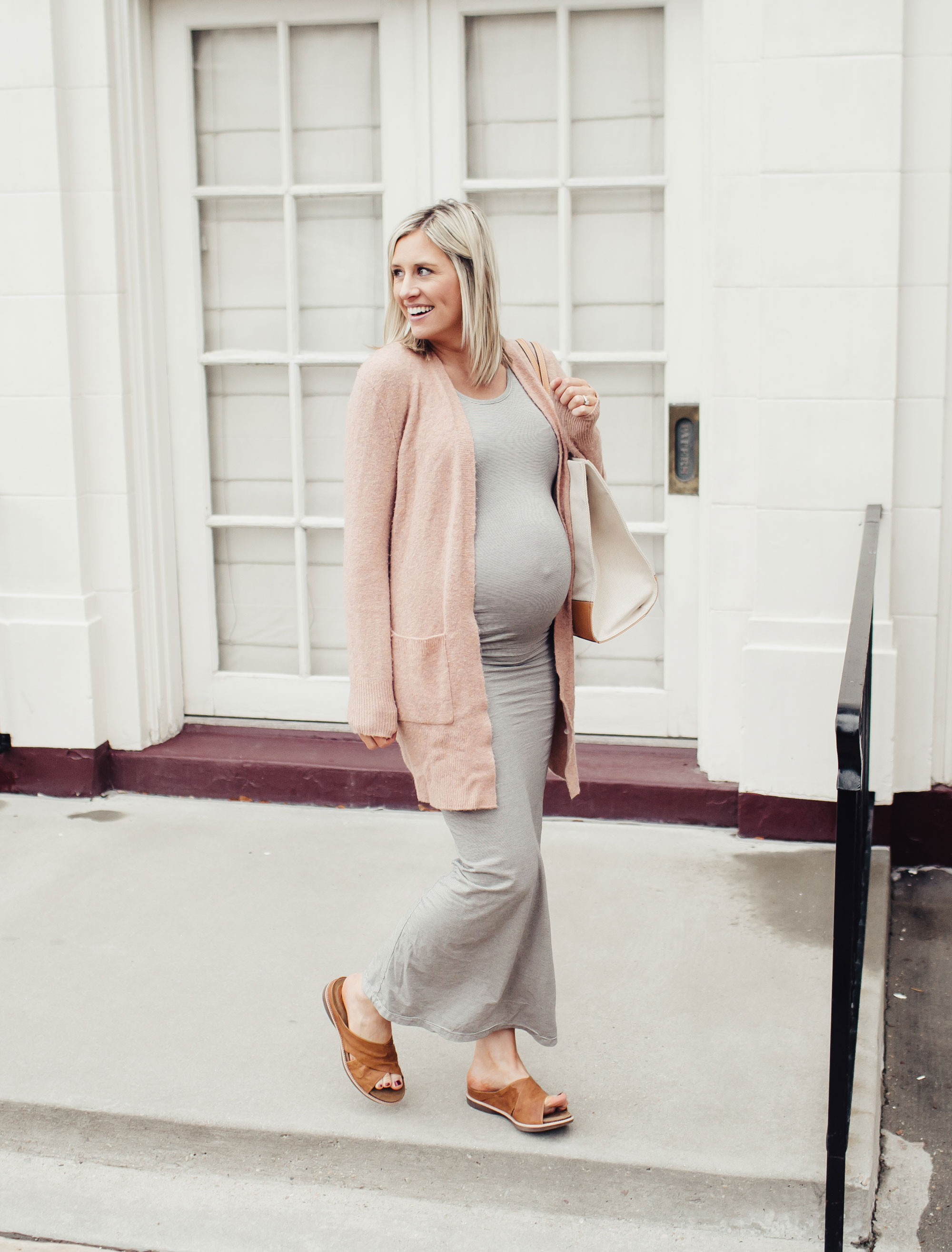 8 BEST SHOES FOR PREGNANCY IN SUMMER | Vionic Shoes Canada