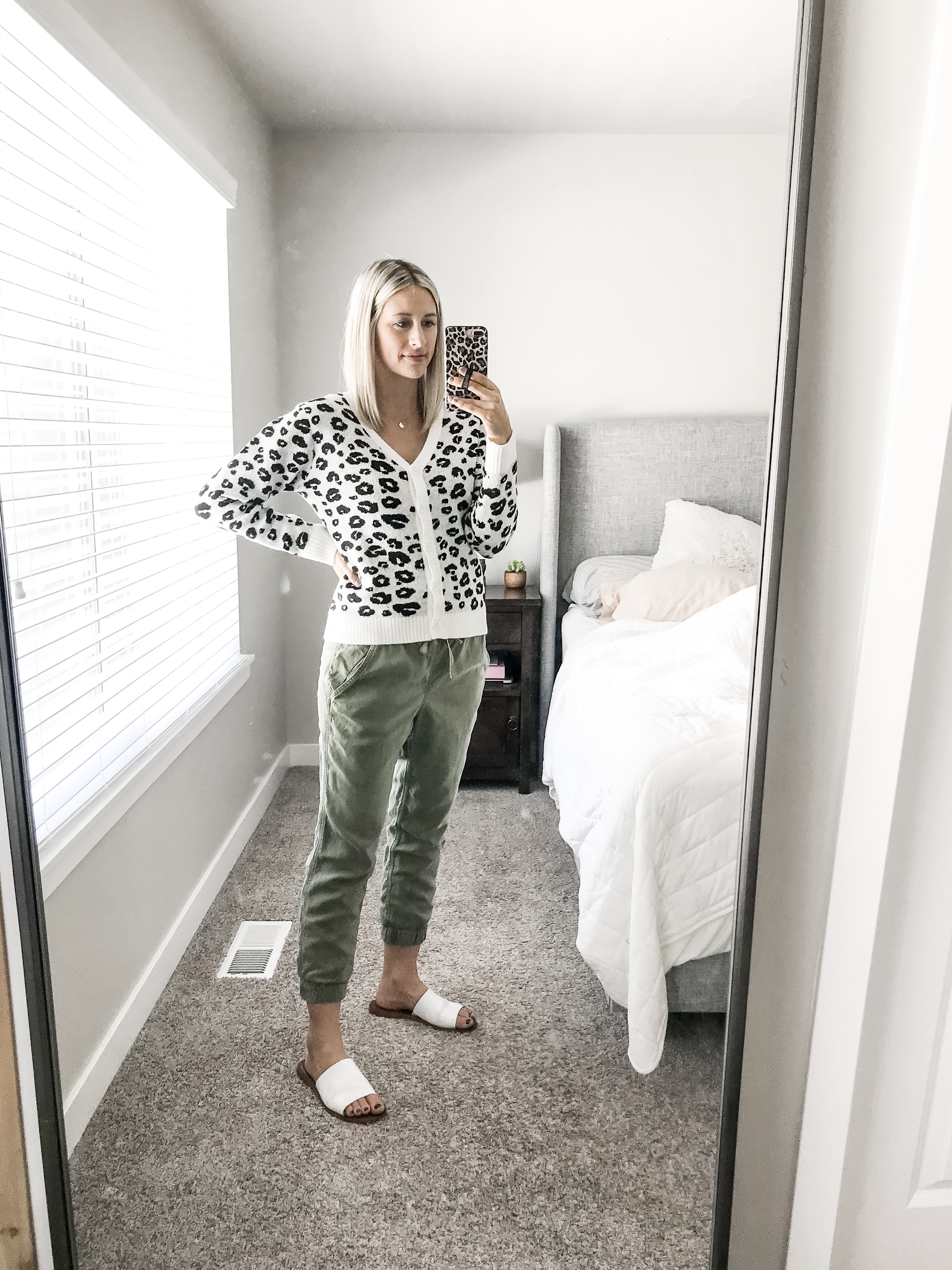 Postpartum Capsule Wardrobe (Affordable Options!) - Merrick's Art   Postpartum fashion, Maternity capsule wardrobe, Post partum outfits